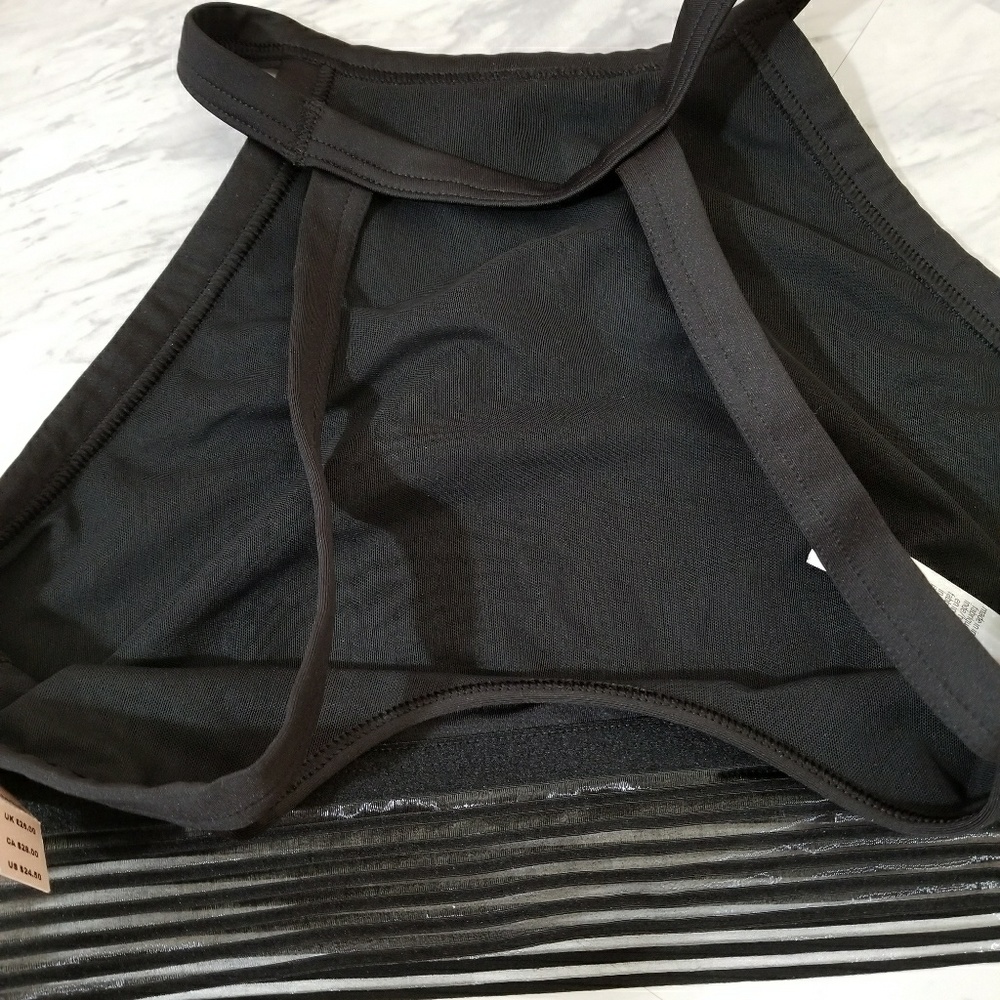 NWT! VICTORIA'S SECRET SPORTS BRA - Picture 3 of 4